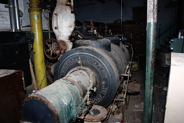 Skinner Unaflow Steam Engine at Nichols and Stone Factory in Gardner, MA